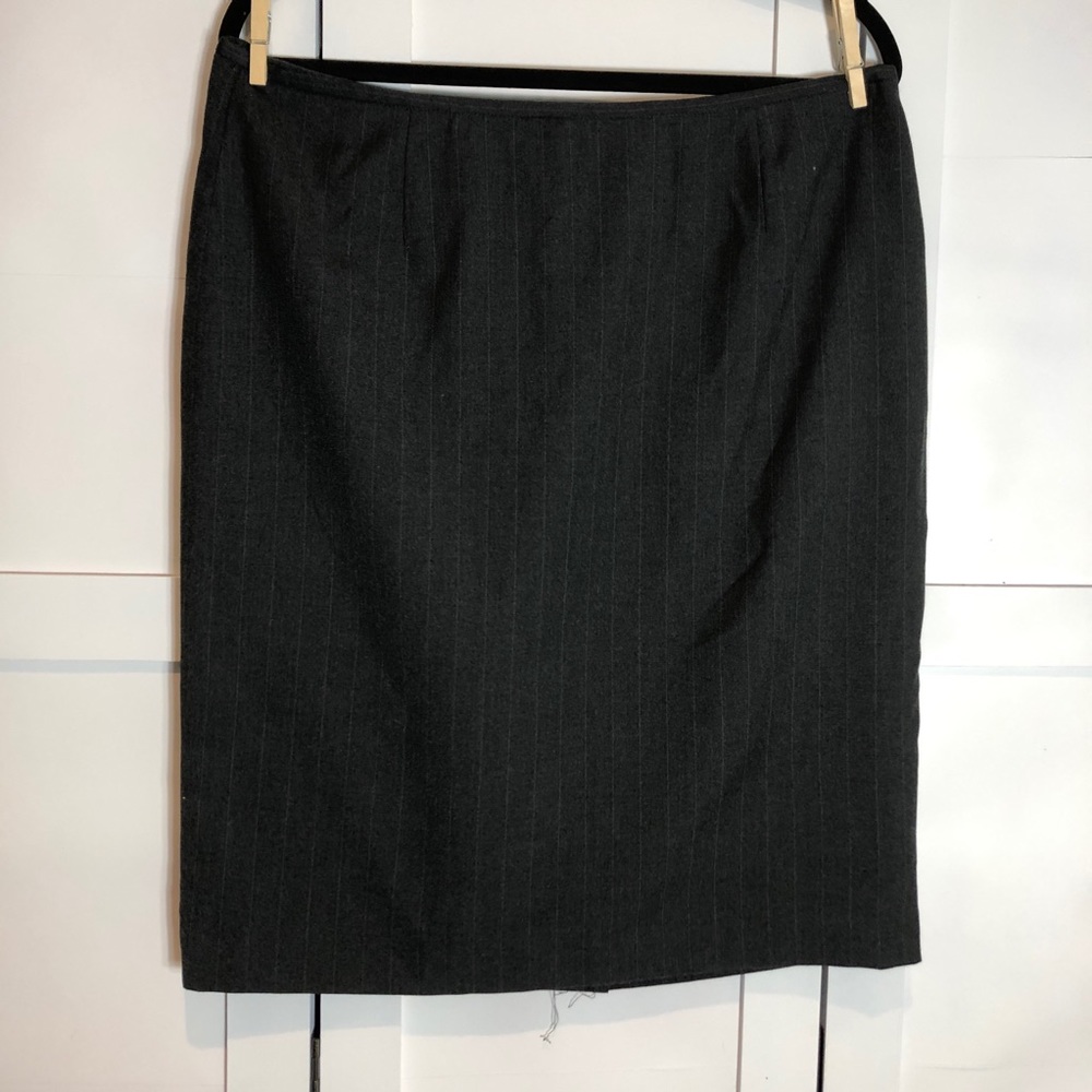 Calvin Klein pinstriped pencil skirt - size 14